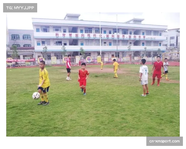 “足球小记者”训练营开营，百名中小学生将参与赛事报道实践